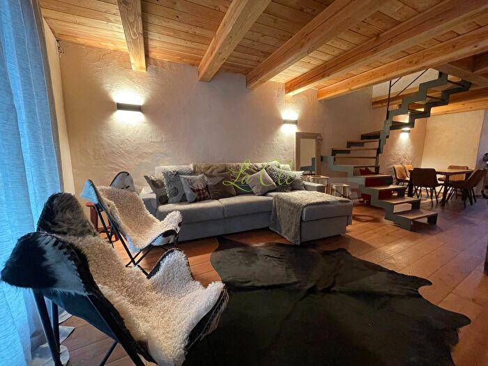 Appartamento trilocale in affitto in Via Roma, Courmayeur