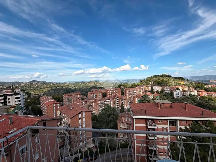 Appartamento quadrilocale in vendita in Via Eugubina, Perugia