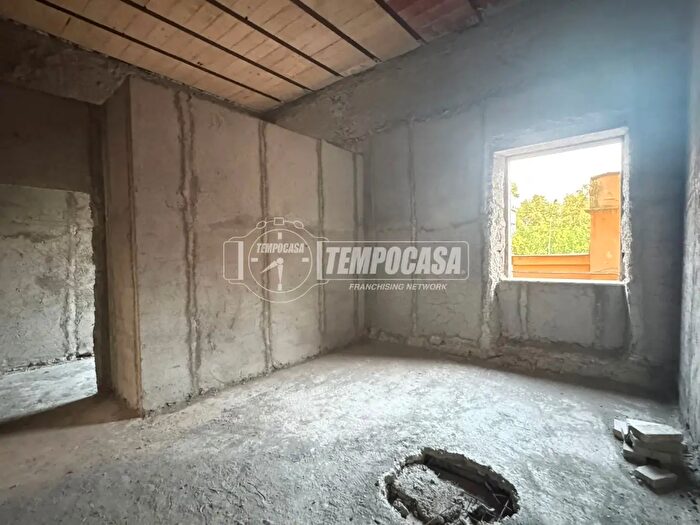 Appartamento trilocale in vendita in Vico Pacella ai Miracoli, Napoli