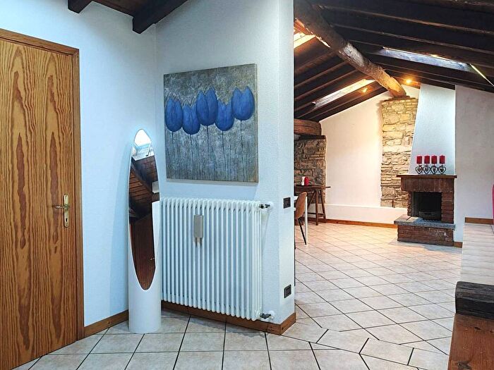 Casa bilocale in affitto in Via Statuto, Pellio Intelvi, Alta Valle Intelvi