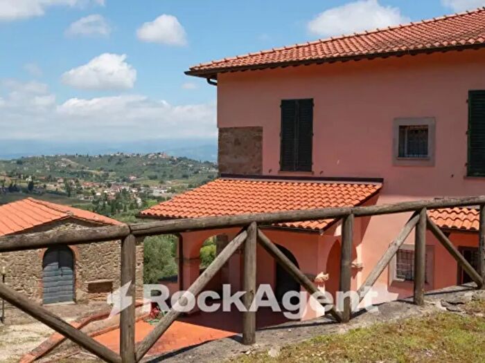 Casa con 6 locali in vendita in Via del Fontanaccio, Carmignano