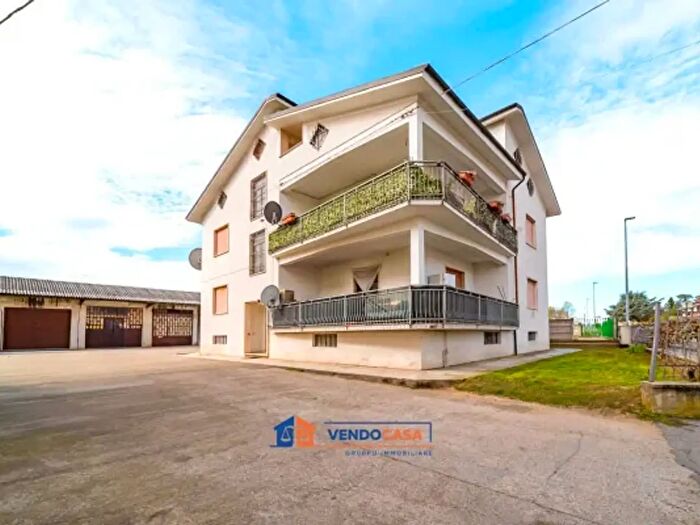 Casa quadrilocale in vendita in Via Divisione Cuneese, Narzole