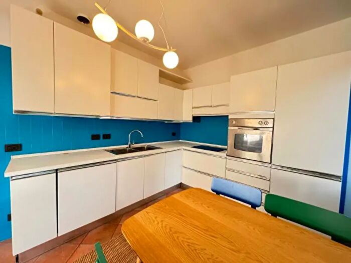 Appartamento quadrilocale in affitto in Via Pontaccio, Milano