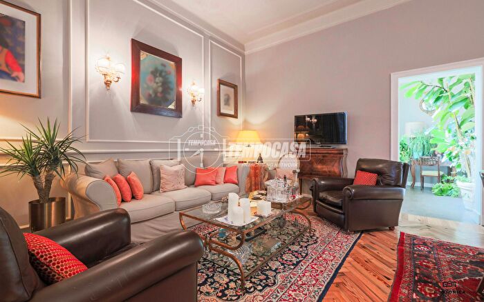 Appartamento con 6 locali in vendita in Viale Aldini, Bologna