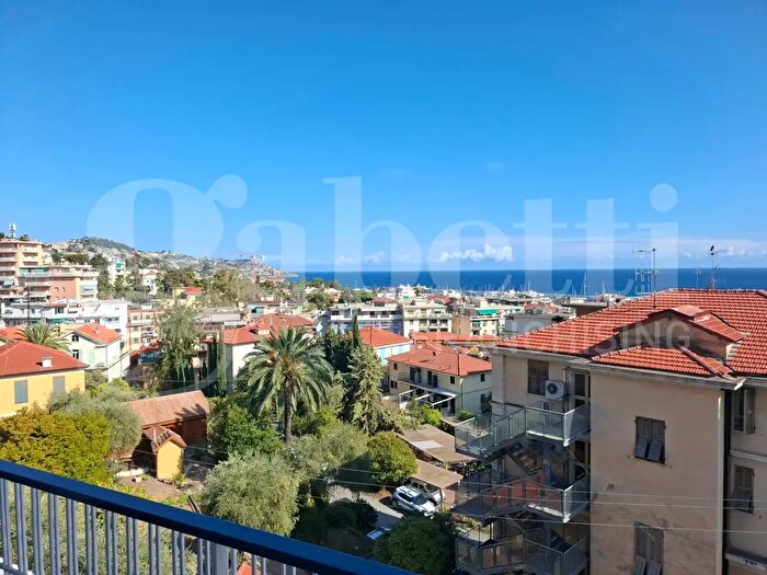 Appartamento quadrilocale in vendita in Via Val del Ponte Snc, Sanremo