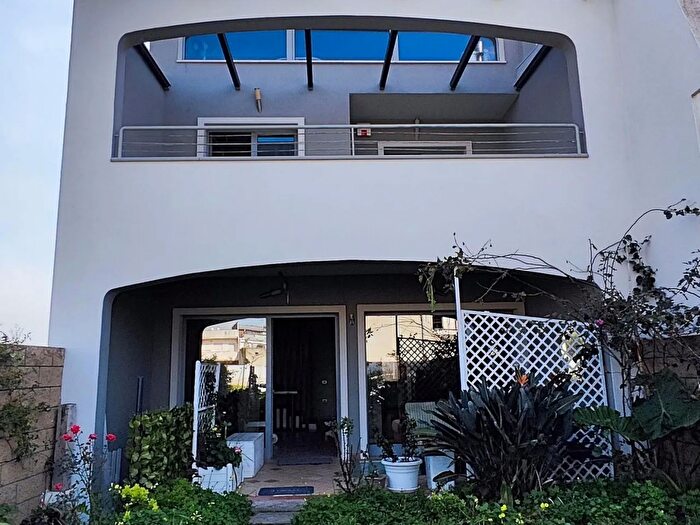 Casa con 7 locali in vendita in Via Macomer N, Quartucciu