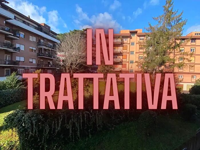 Appartamento trilocale in vendita in Via Giuseppe Valmarana, Roma