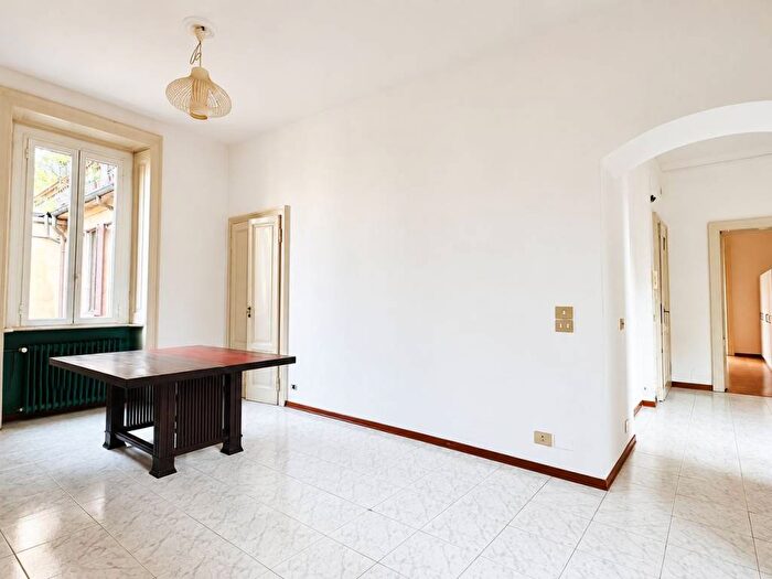 Appartamento trilocale in affitto in Piazza Giuseppe Grandi, Porta Vittoria, Milano