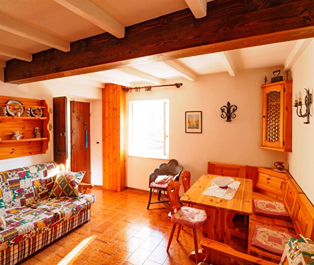 Casa quadrilocale in vendita in Via Roma, Montefiorino