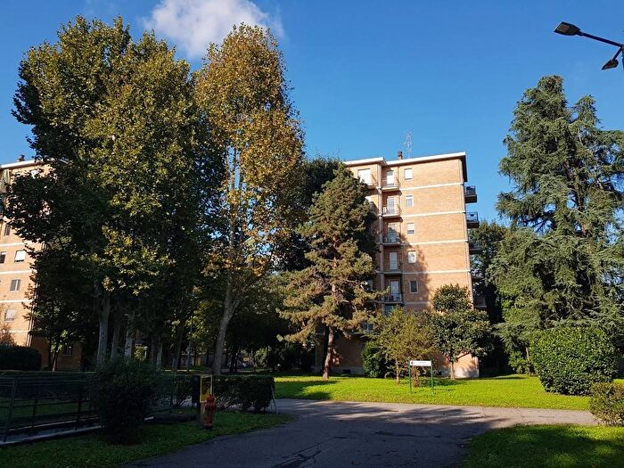 Appartamento trilocale in affitto in Via Arezzo, Bignami Ponale, Milano