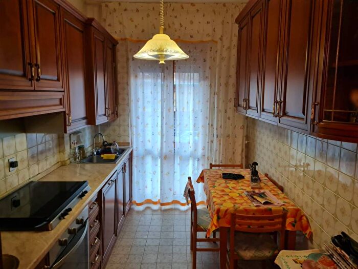 Appartamento trilocale in affitto in Via Monte San Gabriele, Porta Mortara, Novara