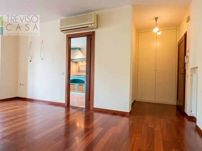 Appartamento trilocale in affitto in Viale dei Mille, Treviso