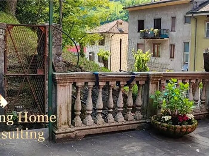 Appartamento quadrilocale in vendita in Val Brembilla