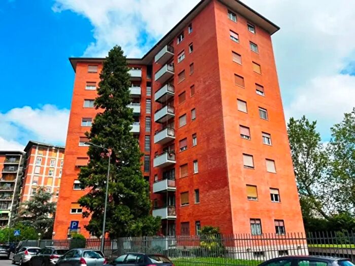 Appartamento trilocale in affitto in Via Giovanni Cimabue, Milano