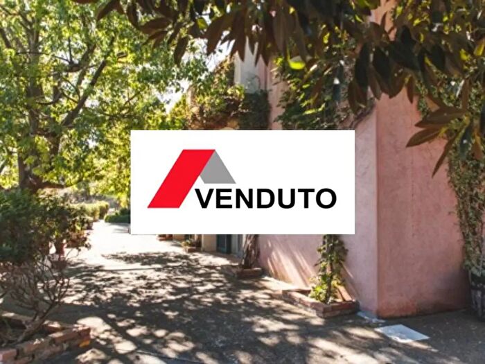 Casa con 9 locali in vendita in Contrada Savarino, Regalbuto