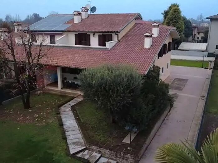 Appartamento con 10 locali in affitto in Via Braglio a, Bolzano Vicentino