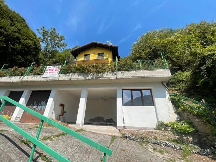 Casa trilocale in vendita in Strada Provinciale del Passo San Marco, Morbegno