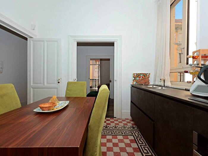 Appartamento trilocale in affitto in Via Alfonso Balzico, Centro, Salerno