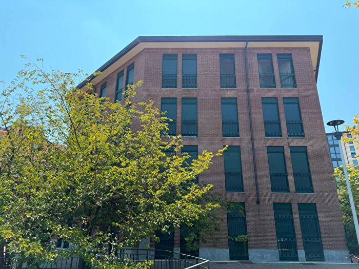 Appartamento bilocale in affitto in Alzaia Naviglio Pavese, Navigli Darsena, Milano
