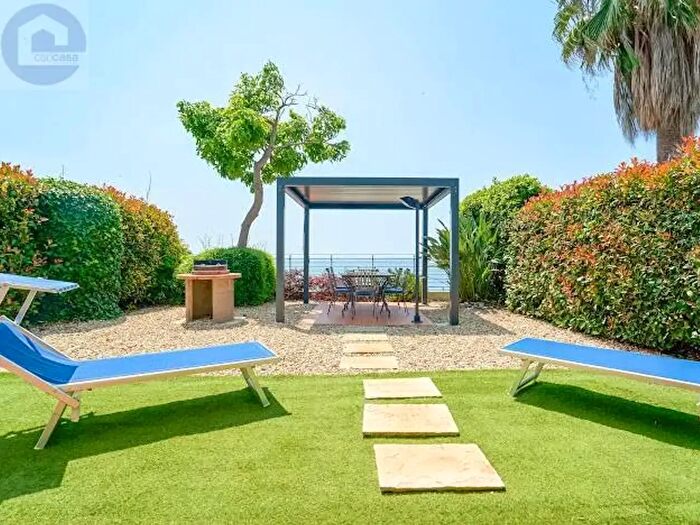 Appartamento trilocale in vendita in Via Aurelia, Santo Stefano Al Mare