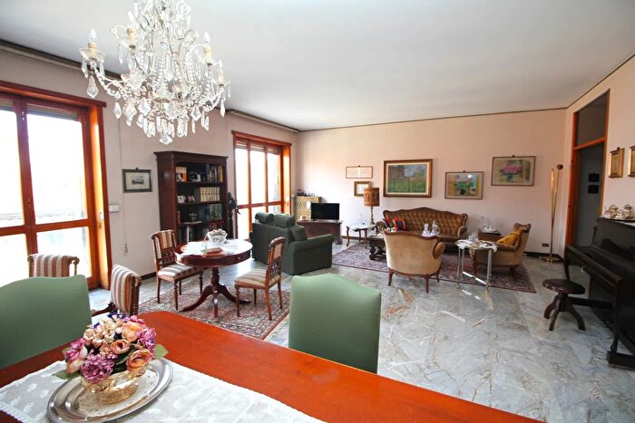 Appartamento quadrilocale in vendita in Piazza Carroccio, Legnano