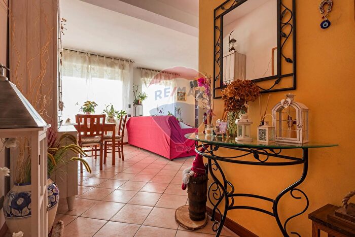 Appartamento trilocale in vendita in Via Verdi, Cocquio Trevisago