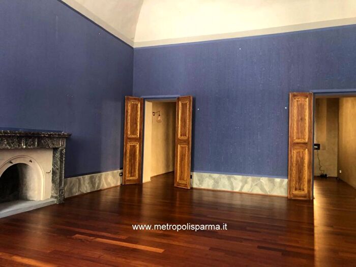 Appartamento trilocale in affitto in Strada della Repubblica, Centro Storico, Parma