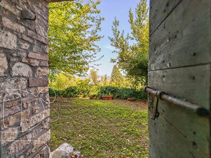 Appartamento con 5 locali in vendita in Piazza Rubea, Todi