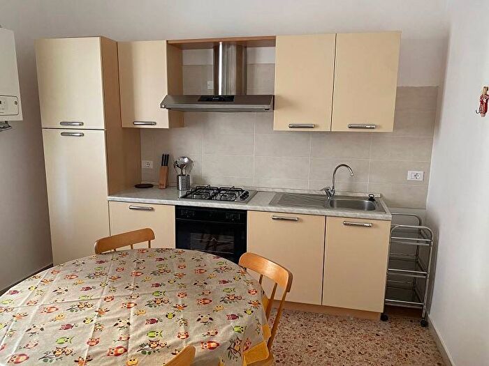 Appartamento quadrilocale in affitto in Piazza Castello, Cremona