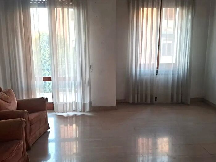 Appartamento con 5 locali in vendita in Via Coppellotti, Piacenza