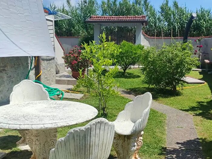 Casa con 5 locali in vendita in Via Dogana, Luni