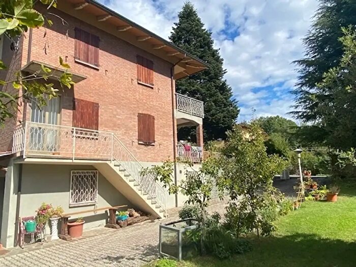 Casa con 6 locali in vendita in Via Giuseppe Verdi, Loiano