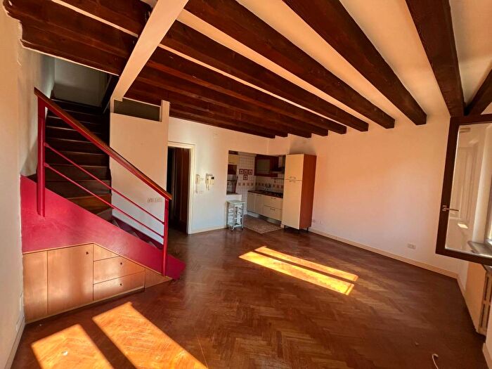 Appartamento trilocale in affitto in Via Alberto Mario, Centro Storico, Verona
