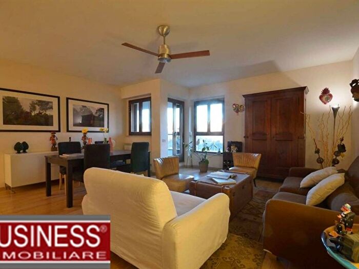 Appartamento trilocale in affitto in Via Roma, Centro, Assago