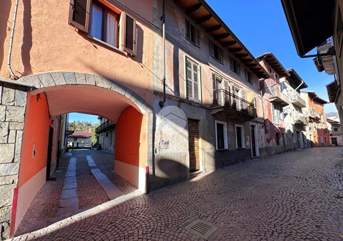 Casa con 8 locali in vendita in Via Roma, Sagliano Micca