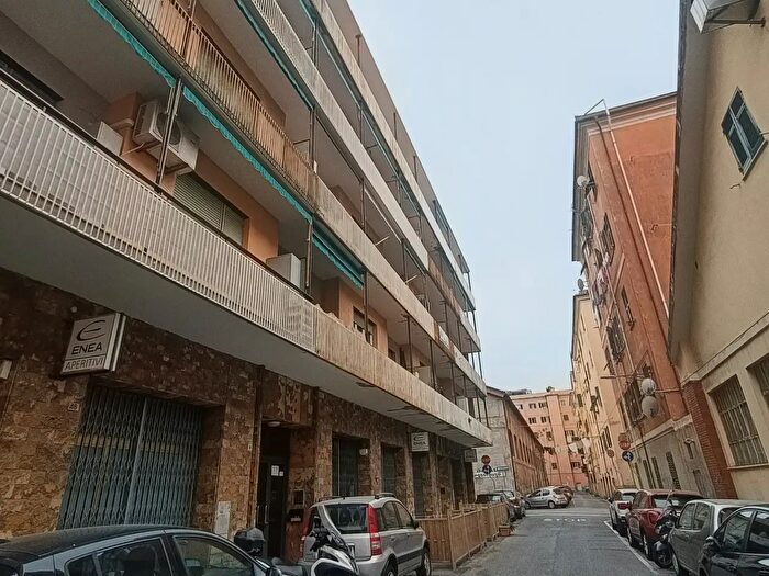 Appartamento con 5 locali in affitto in Via Monterotondo, Genova