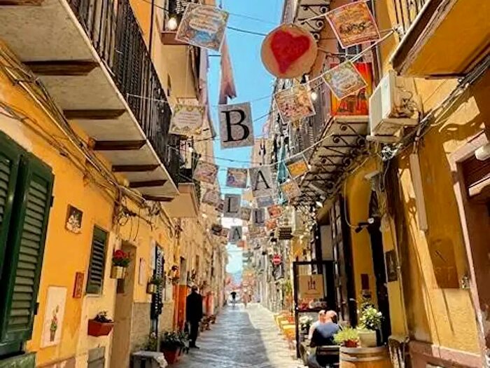 Appartamento trilocale in vendita in Via delle Case Nuove, Palermo
