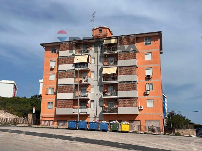 Appartamento quadrilocale in vendita in Largo Luciano Russo a, Siracusa