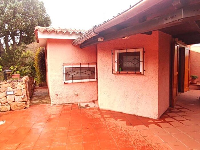 Casa quadrilocale in affitto in Via Giuseppe Solaris, Baja Sardinia, Arzachena