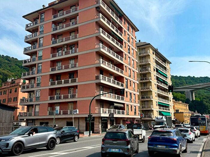 Appartamento trilocale in affitto in Lungobisagno Dalmazia, Molassana, Genova