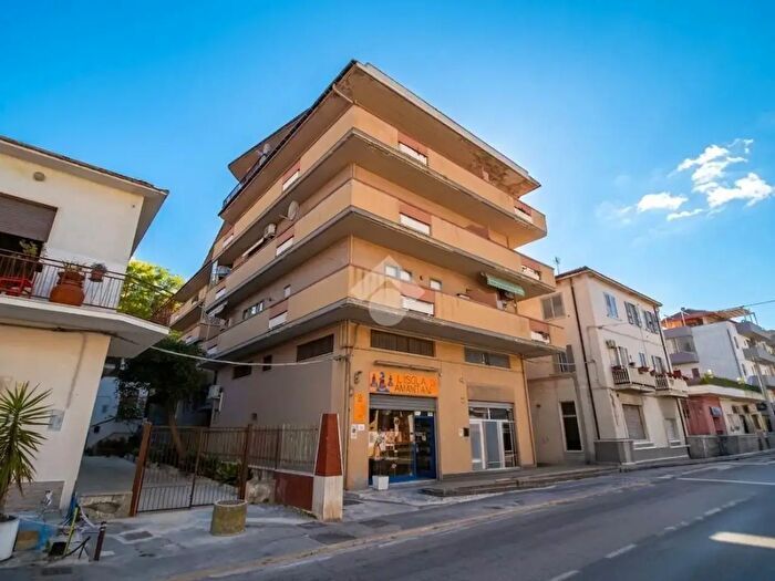 Appartamento trilocale in vendita in Via Adriatica, Francavilla Al Mare