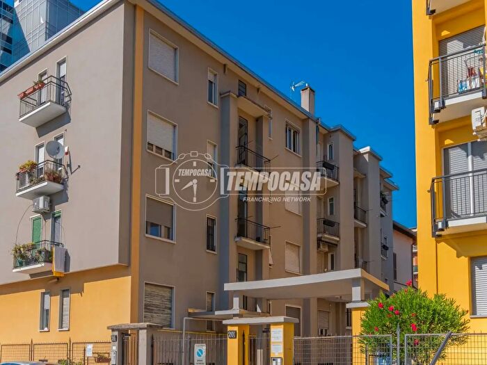 Appartamento trilocale in vendita in Via Giovanni Nicotera, Milano