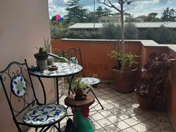 Appartamento trilocale in affitto in Via dei Cantelmo, Roma