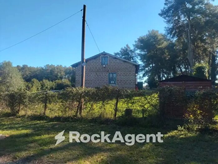 Casa quadrilocale in vendita in Via dei Piani, Nepi