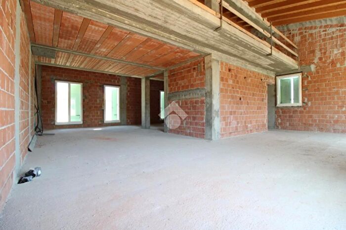 Appartamento con 5 locali in vendita in Via del Bacino, Sassuolo