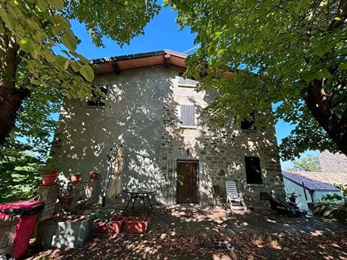 Casa con 5 locali in vendita in Solignano