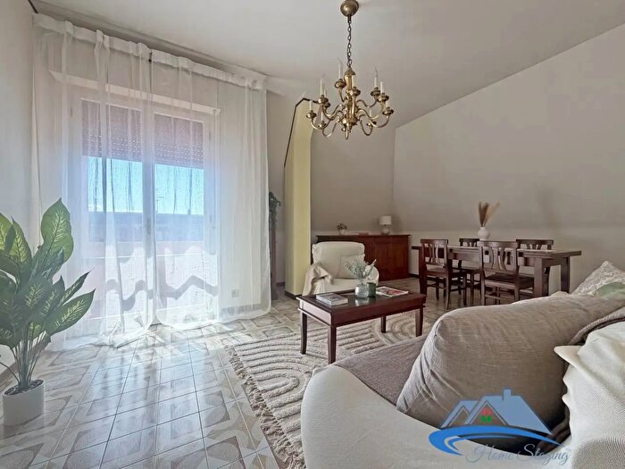 Appartamento quadrilocale in vendita in Via del Mandorlo, Terni