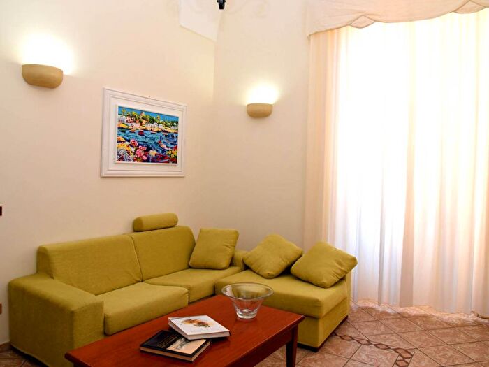 Appartamento con 6 locali in affitto in Via Giuseppe Libertini, Centro Storico, Lecce