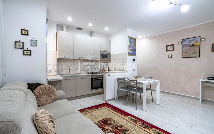 Appartamento bilocale in vendita in Via Bergamo, Caronno Pertusella