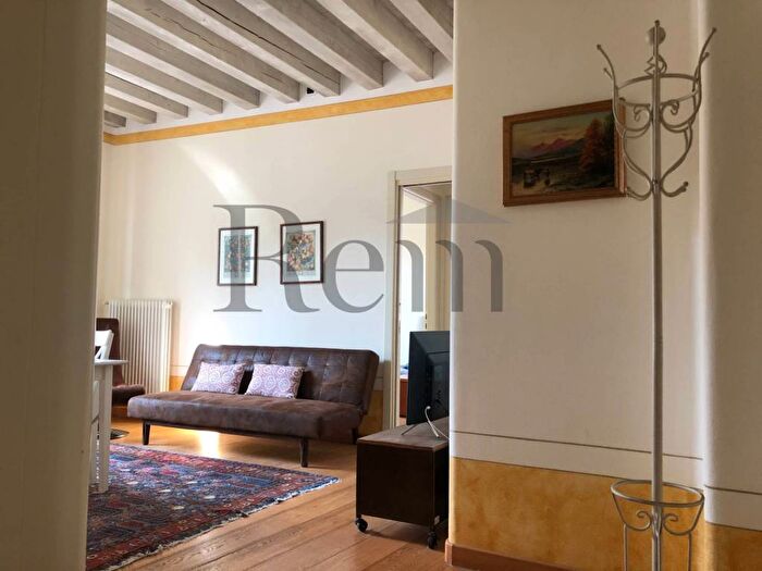 Appartamento quadrilocale in affitto in Piazza del Quartiere Latino, Piazza dei Signori, Treviso